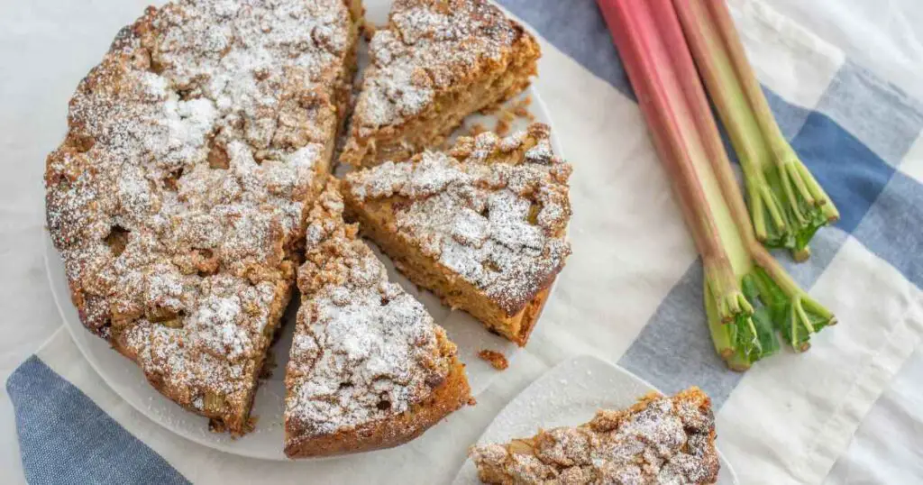 Rhubarb cake