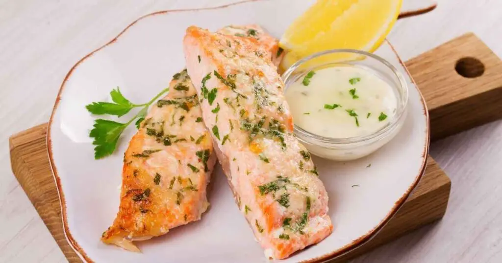 Baked Salmon With Lemon Sauce