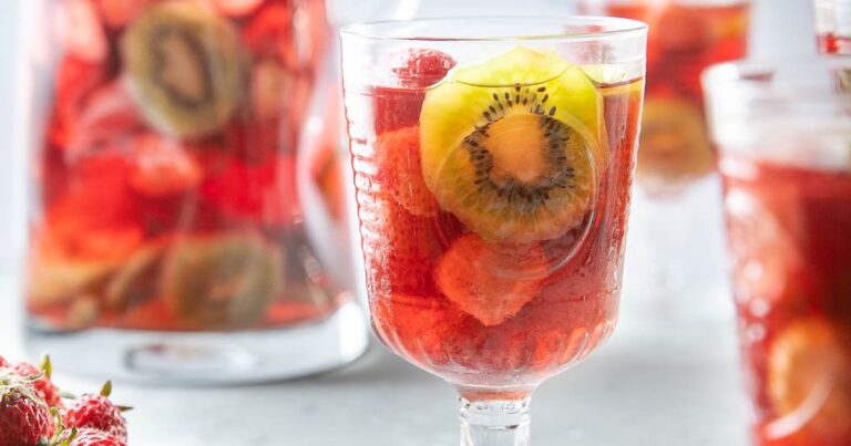 100 Mixed Drinks to Spice Up Your Sunshine Season