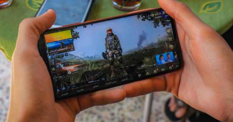 You Won’t Believe How My Friend Makes $1,000+ a Week Playing Games on His Phone
